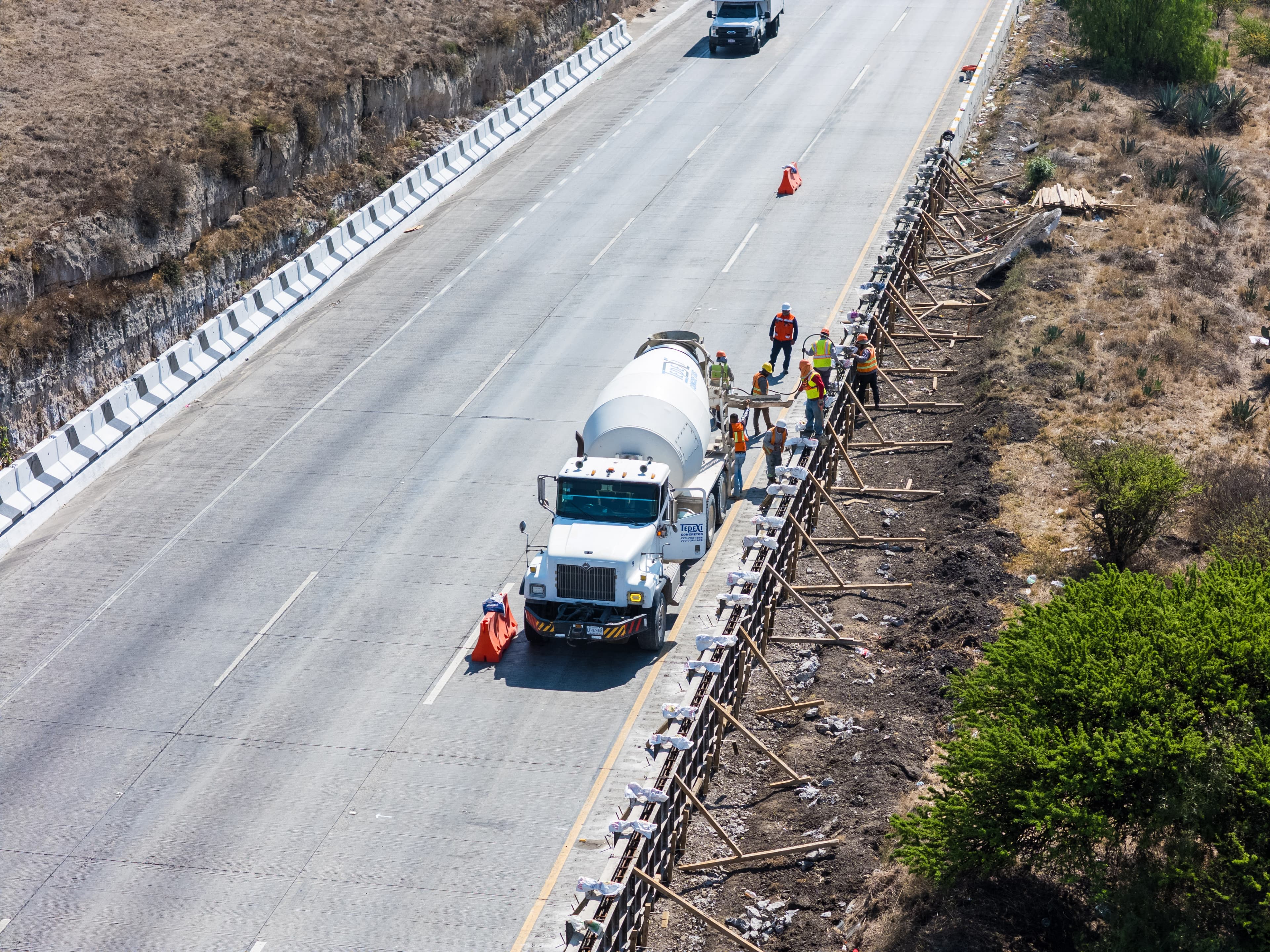Muro de Contención en Autopista 57, Méx-Qro.